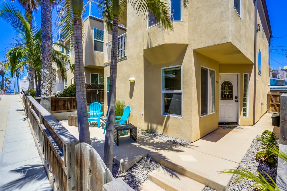 Virtual tour photo 4 of 40 for 722 Portsmouth Ct