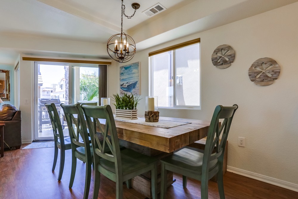 Virtual tour photo 8 of 40 for 722 Portsmouth Ct