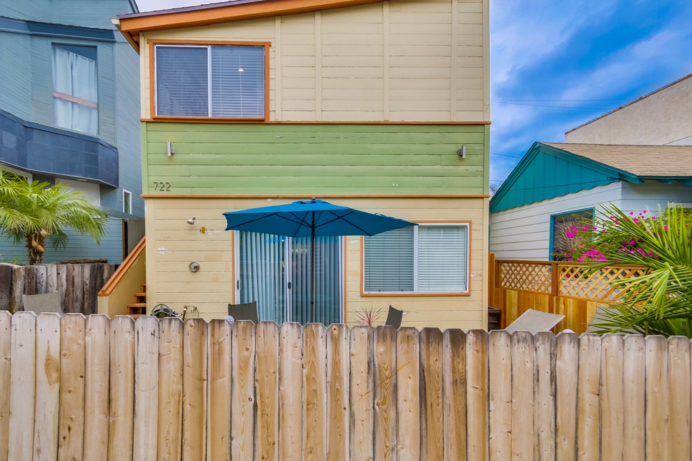 Virtual tour photo 3 of 32 for 722 Whiting Court