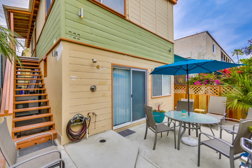 Virtual tour photo 5 of 32 for 722 Whiting Court
