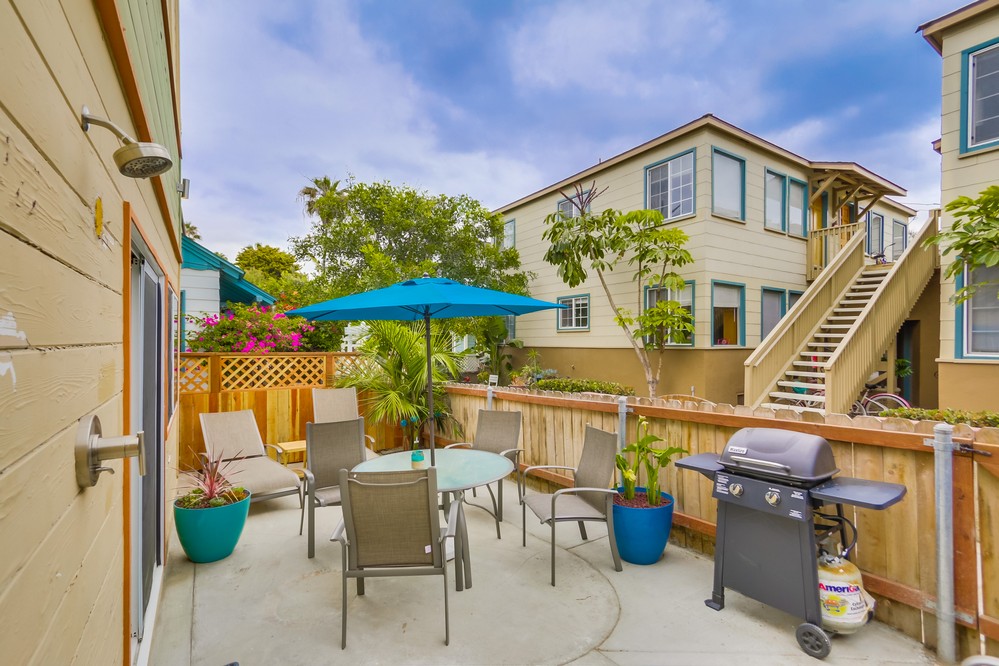 Virtual tour photo 6 of 32 for 722 Whiting Court