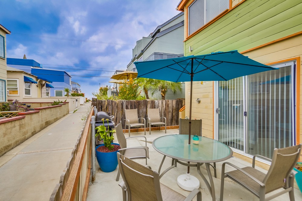 Virtual tour photo 8 of 32 for 722 Whiting Court