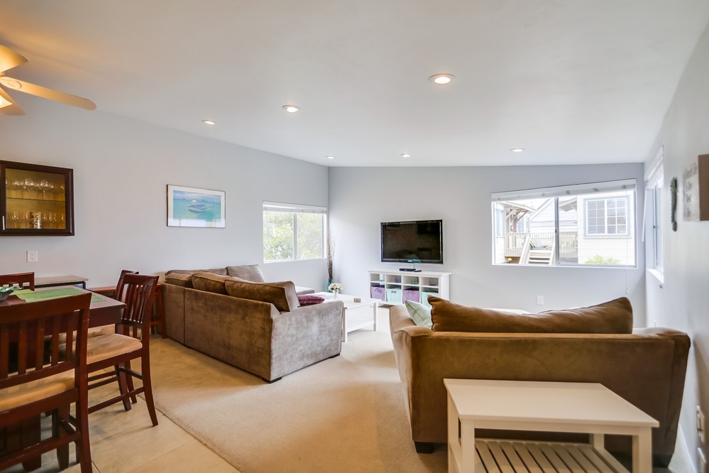 Virtual tour photo 10 of 32 for 722 Whiting Court