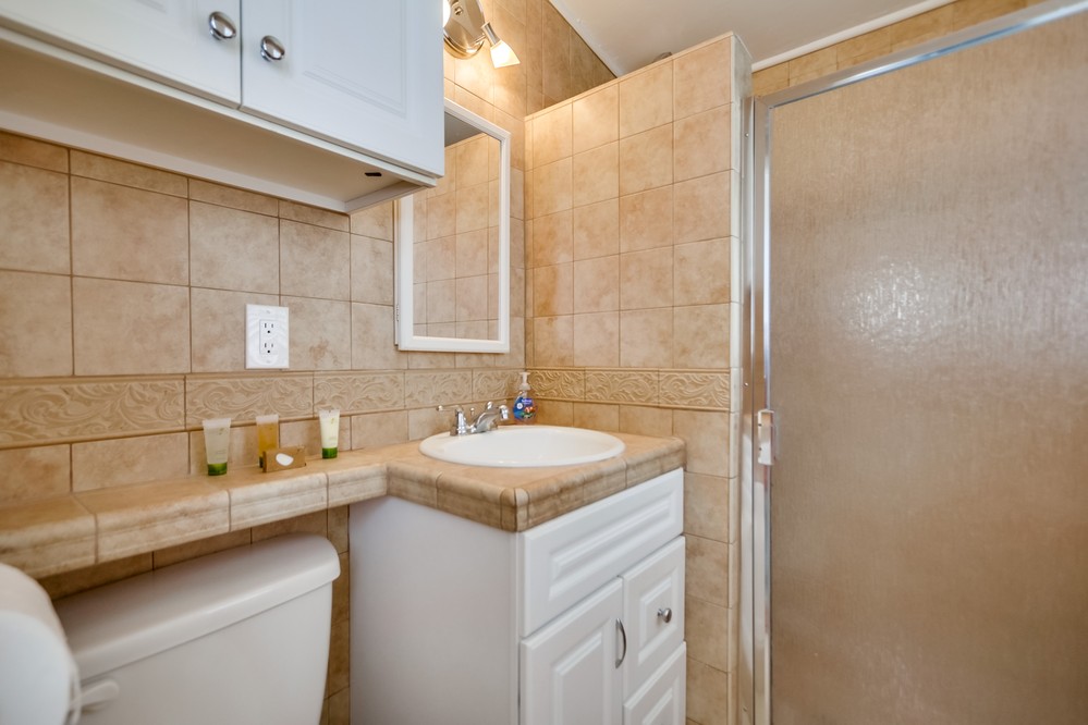 Virtual tour photo 25 of 32 for 722 Whiting Court