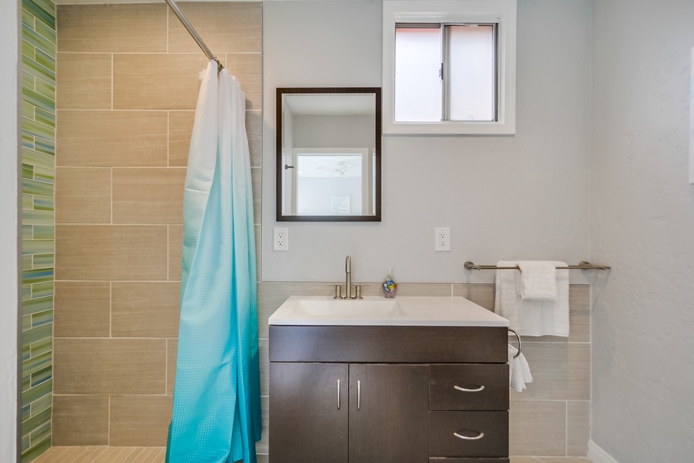 Virtual tour photo 28 of 32 for 722 Whiting Court