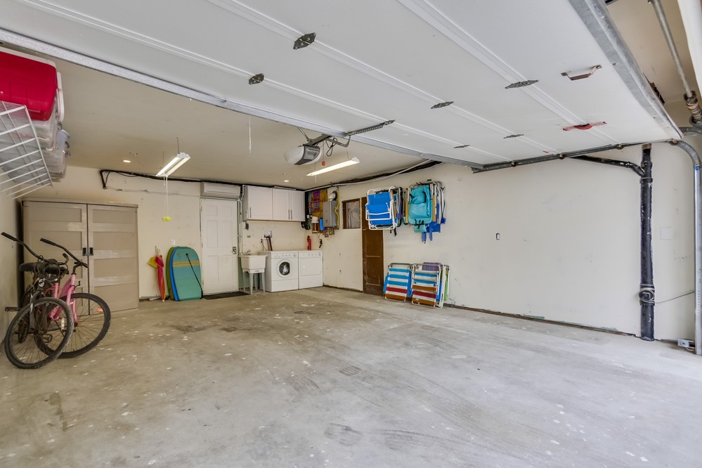 Virtual tour photo 31 of 32 for 722 Whiting Court
