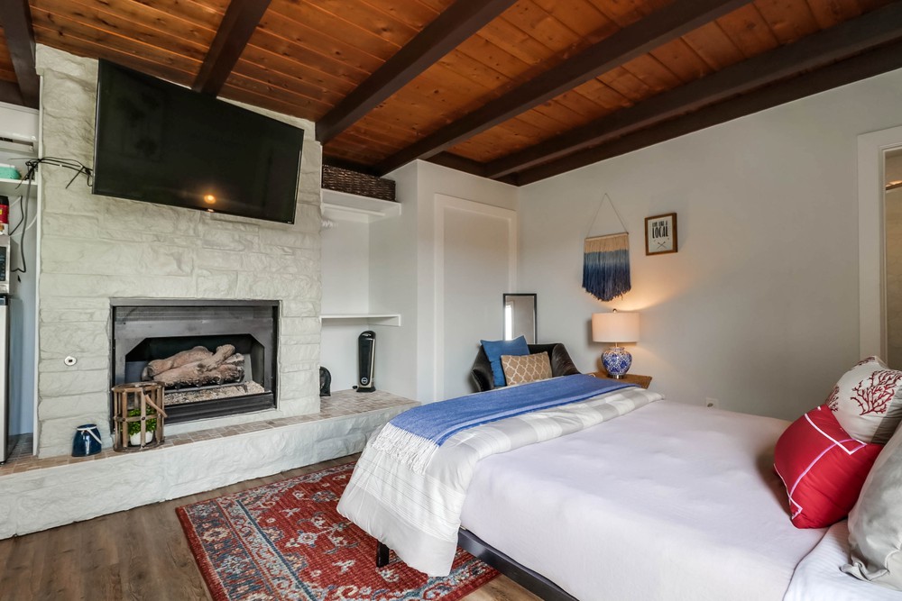 Virtual tour photo 6 of 30 for 722 Wilbur Ave