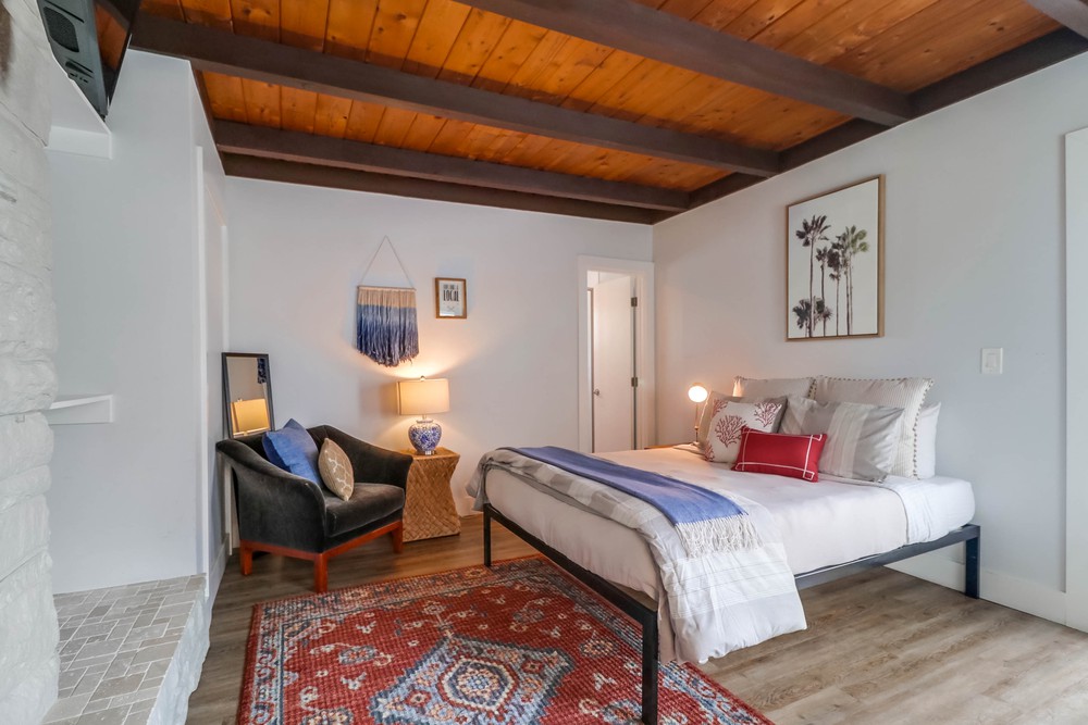 Virtual tour photo 8 of 30 for 722 Wilbur Ave