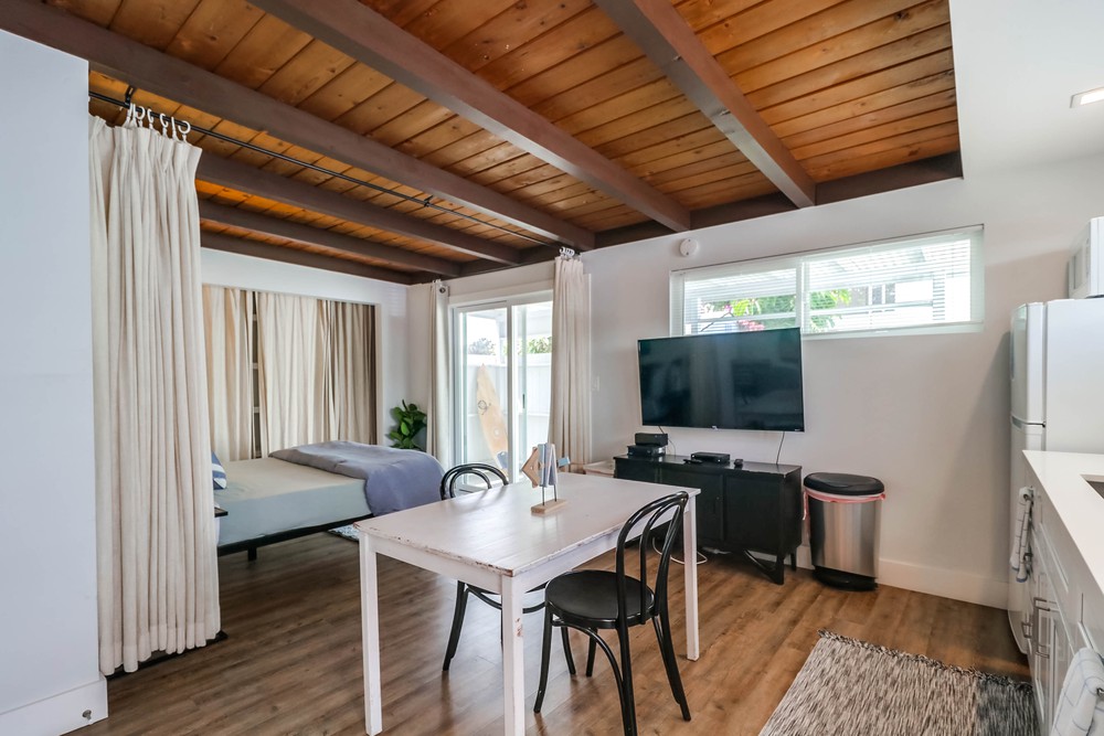 Virtual tour photo 21 of 30 for 722 Wilbur Ave