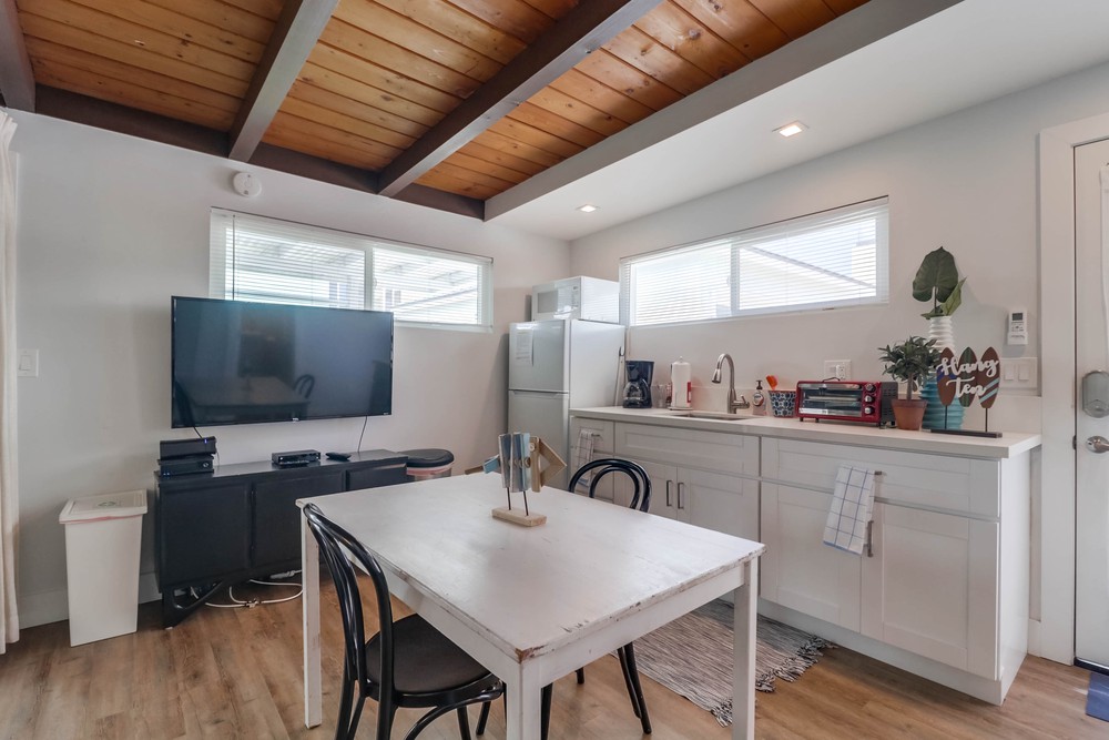 Virtual tour photo 25 of 30 for 722 Wilbur Ave