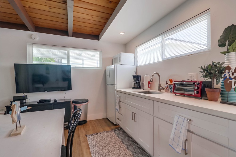 Virtual tour photo 27 of 30 for 722 Wilbur Ave