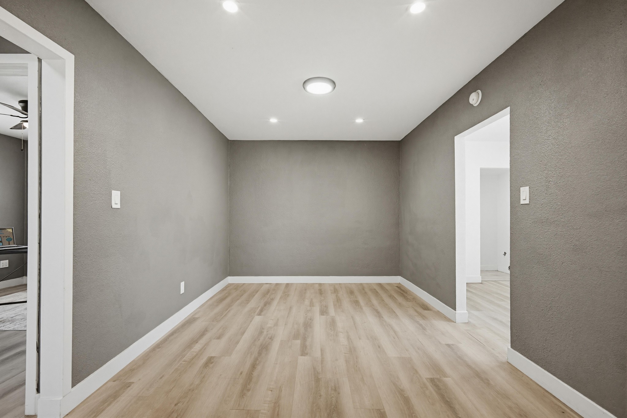 Virtual tour photo 16 of 29 for 7221 Garden Dr