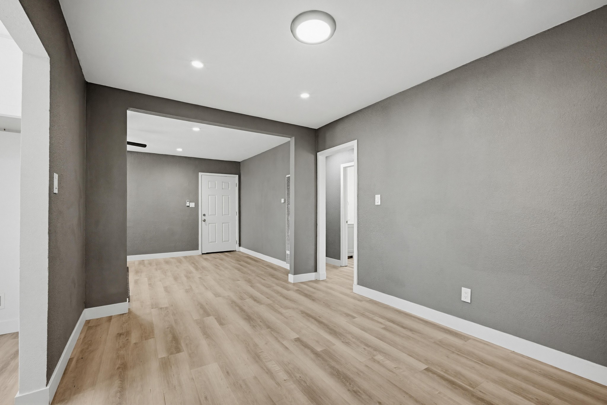 Virtual tour photo 17 of 29 for 7221 Garden Dr
