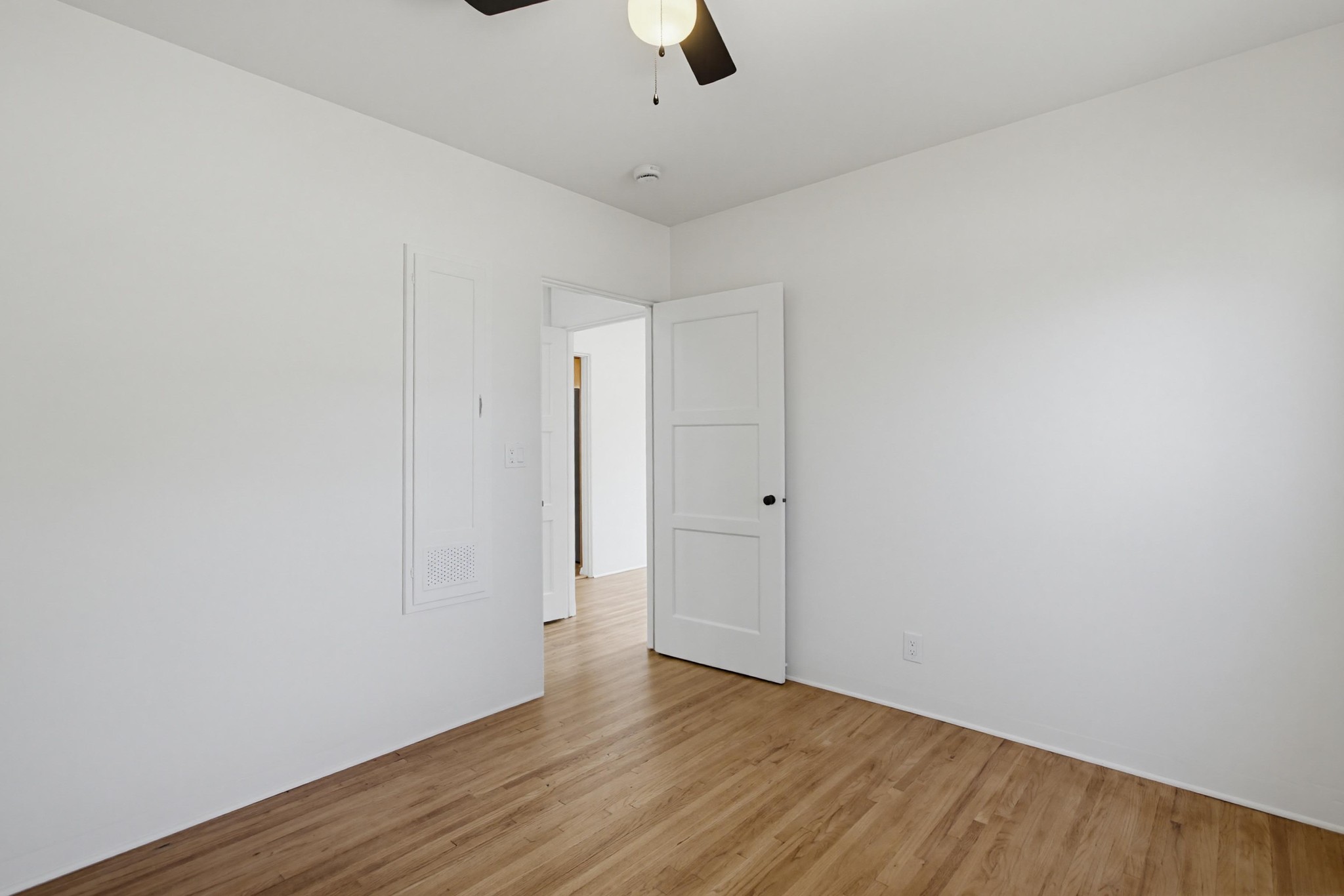 Virtual tour photo 25 of 44 for 723 Alpine Ave