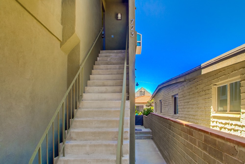 Virtual tour photo 5 of 54 for 723 Balboa Ct