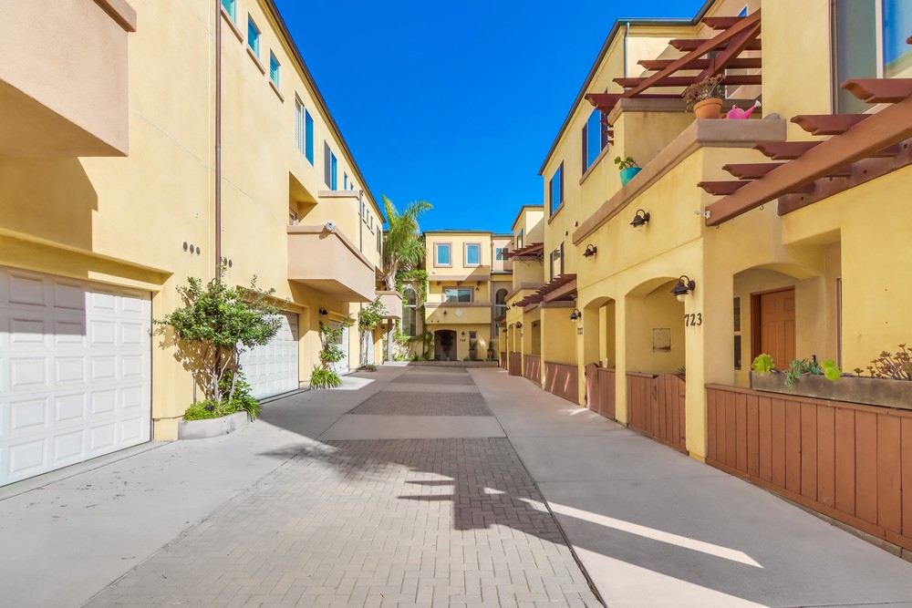 Virtual tour photo 1 of 52 for Diamond by the Beach