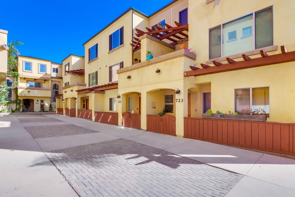 Virtual tour photo 3 of 52 for Diamond by the Beach