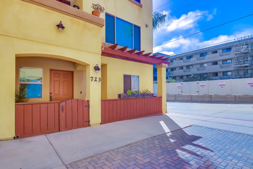 Virtual tour photo 4 of 52 for Diamond by the Beach