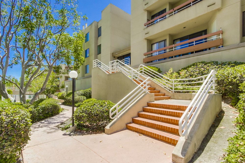 Virtual tour photo 4 of 35 for 7245 Navajo Rd UNIT D120
