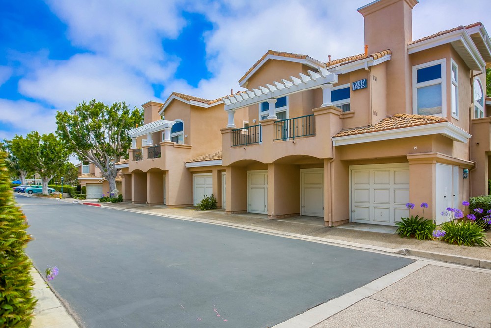 Virtual tour photo 1 of 39 for 7249 Calabria Ct