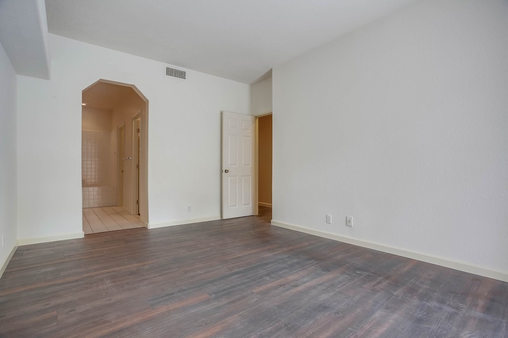Virtual tour photo 22 of 39 for 7249 Calabria Ct