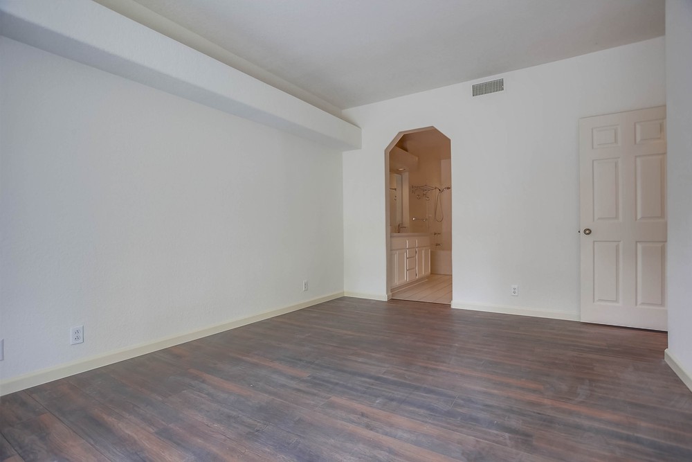 Virtual tour photo 23 of 39 for 7249 Calabria Ct