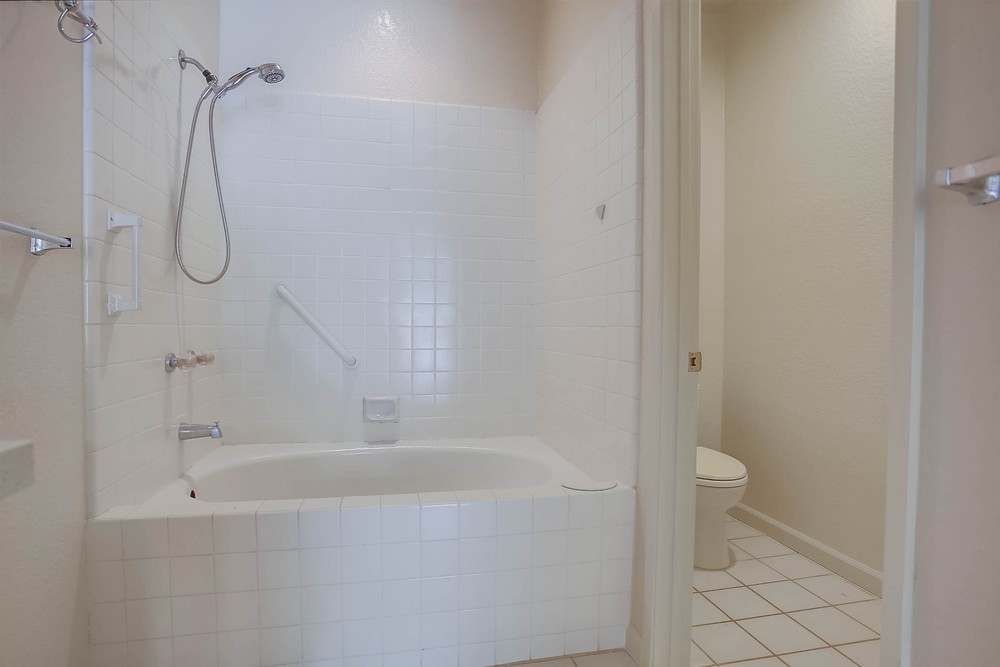 Virtual tour photo 25 of 39 for 7249 Calabria Ct