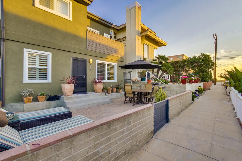 Virtual tour photo 1 of 33 for Balboa Court