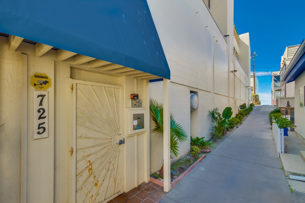 Virtual tour photo 1 of 26 for 725 Redondo Court #36