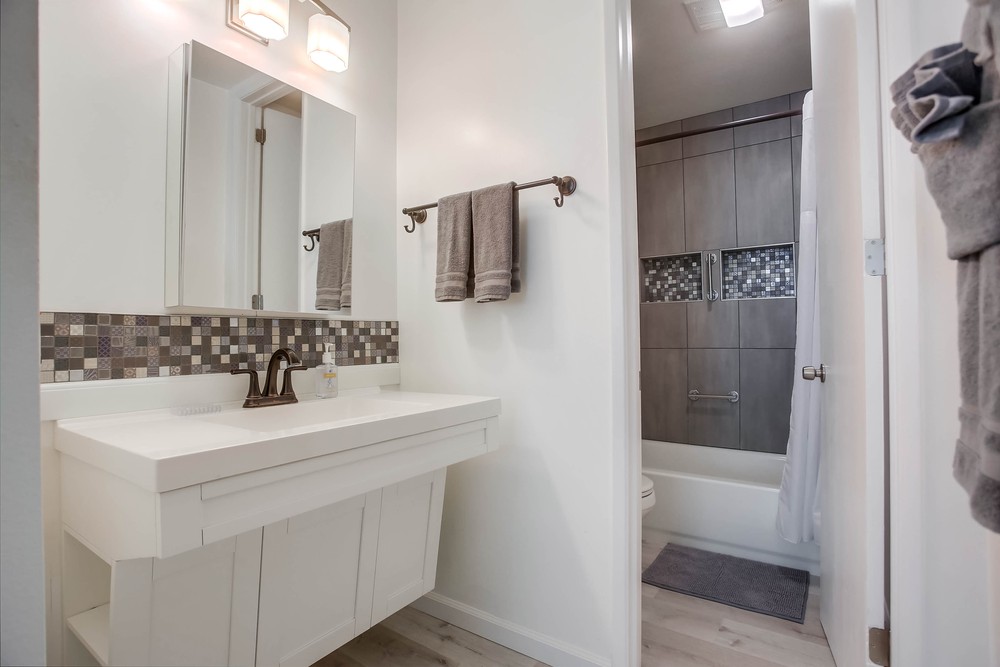 Virtual tour photo 24 of 42 for 725 Redondo Ct