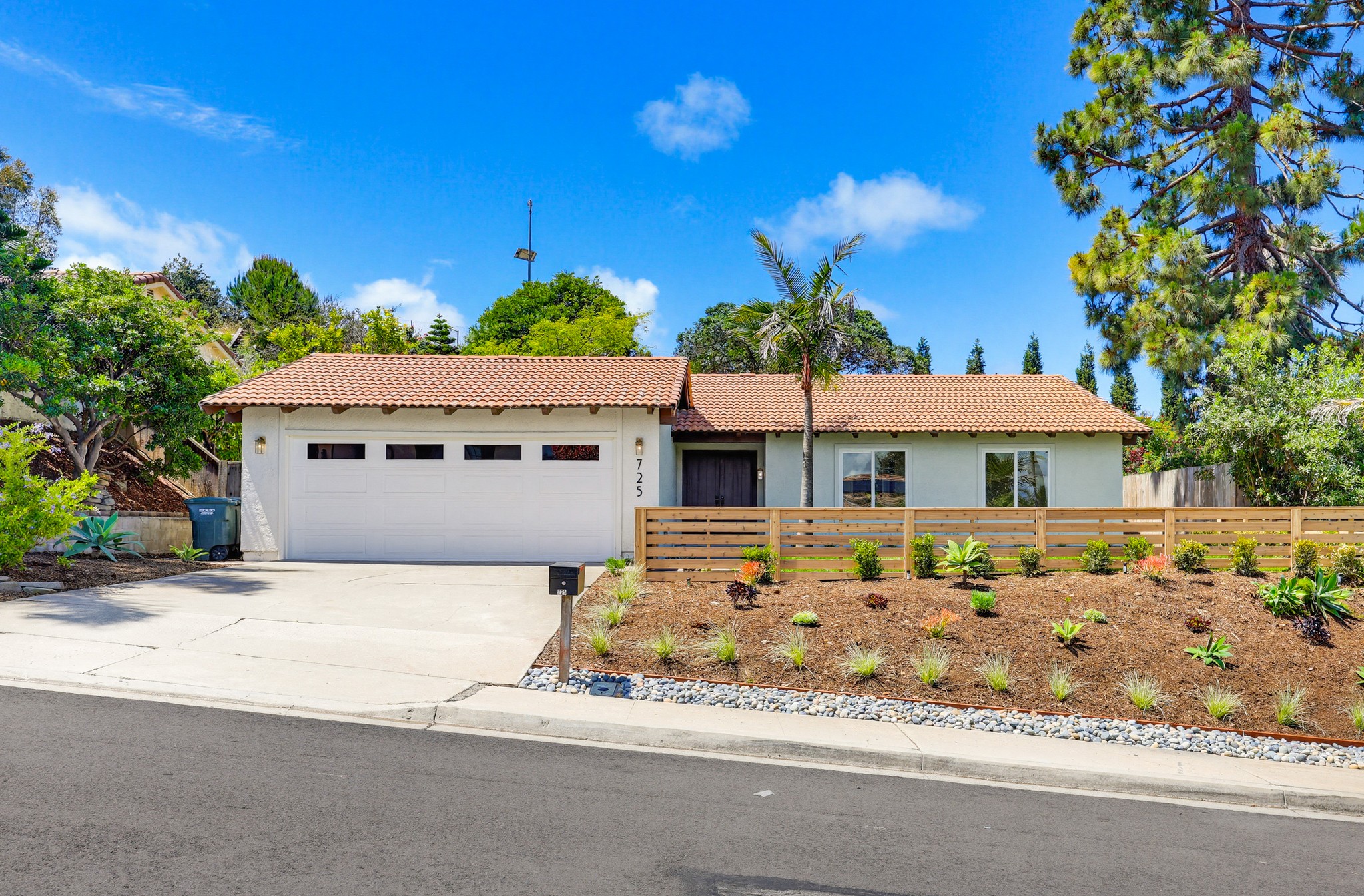 Virtual tour photo 1 of 79 for 725 Santa Florencia