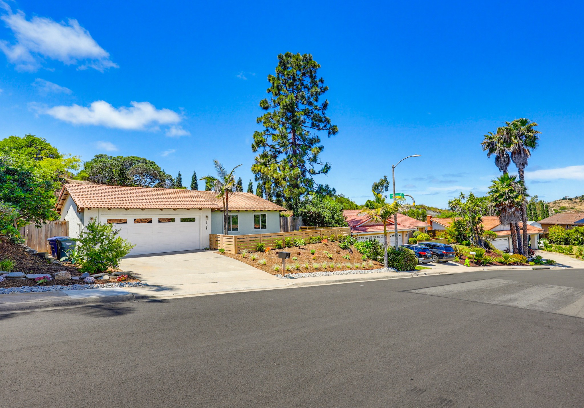 Virtual tour photo 4 of 79 for 725 Santa Florencia