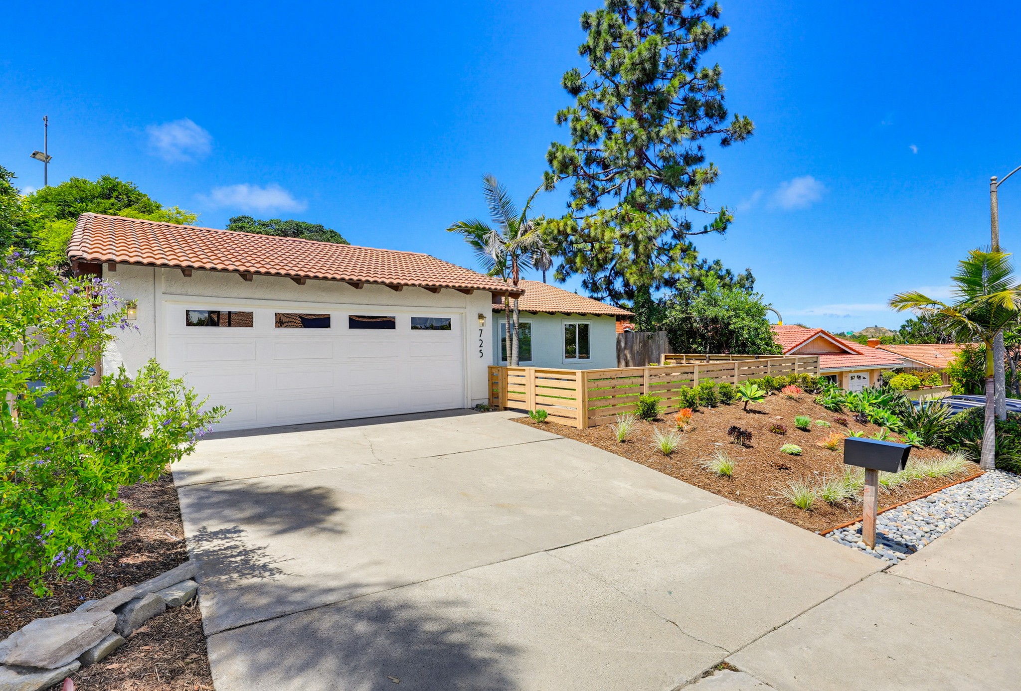 Virtual tour photo 5 of 79 for 725 Santa Florencia