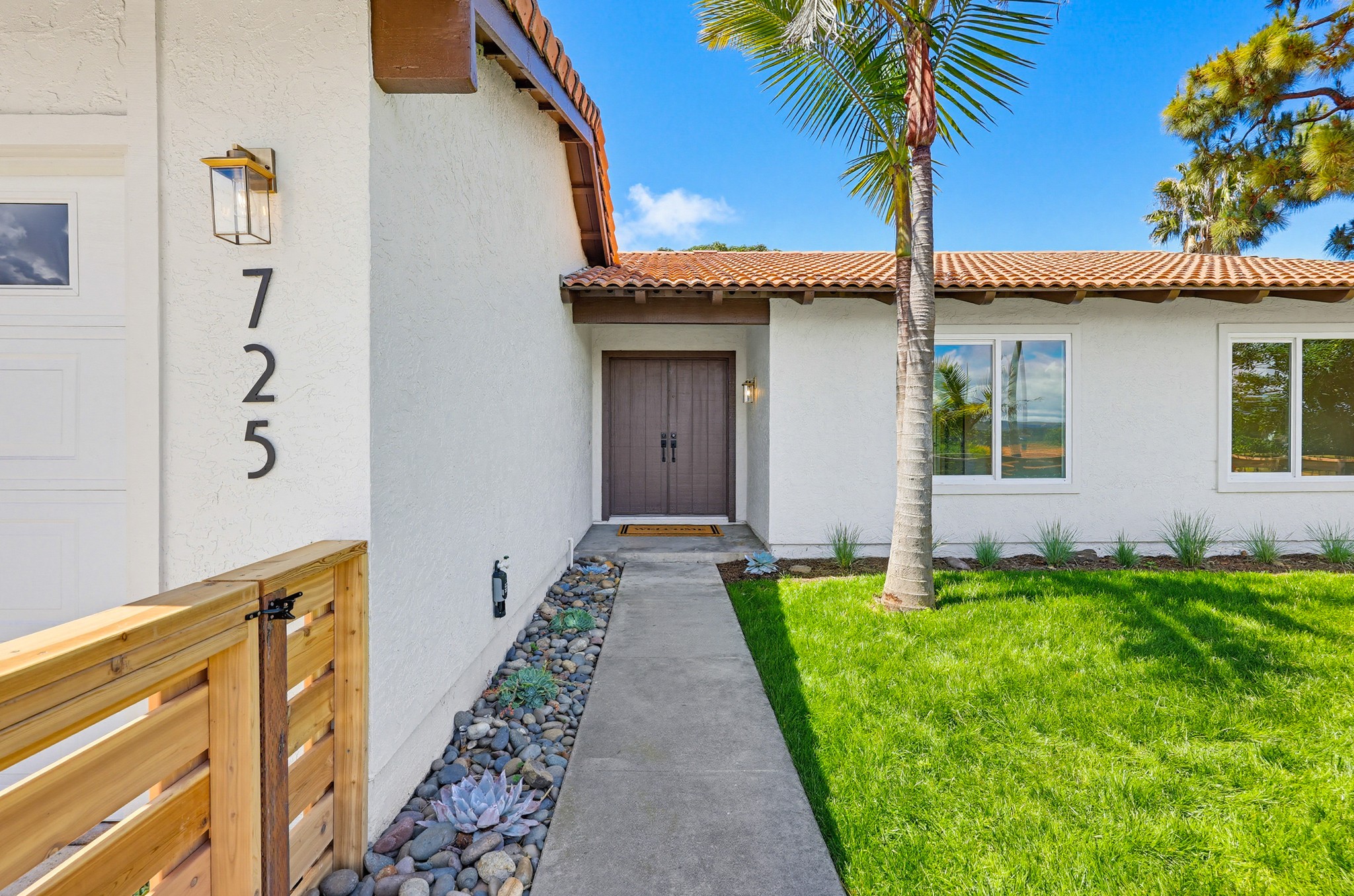 Virtual tour photo 7 of 79 for 725 Santa Florencia