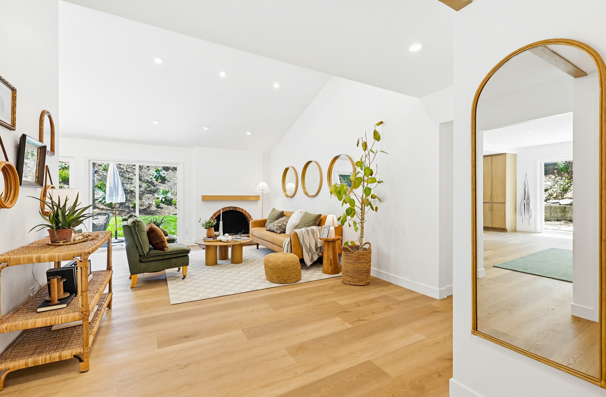 Virtual tour photo 11 of 79 for 725 Santa Florencia