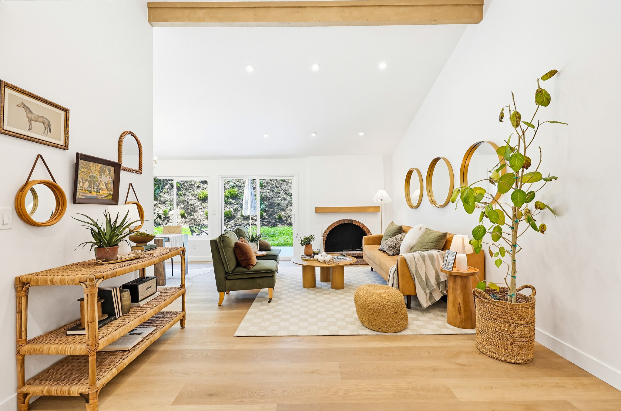 Virtual tour photo 13 of 79 for 725 Santa Florencia