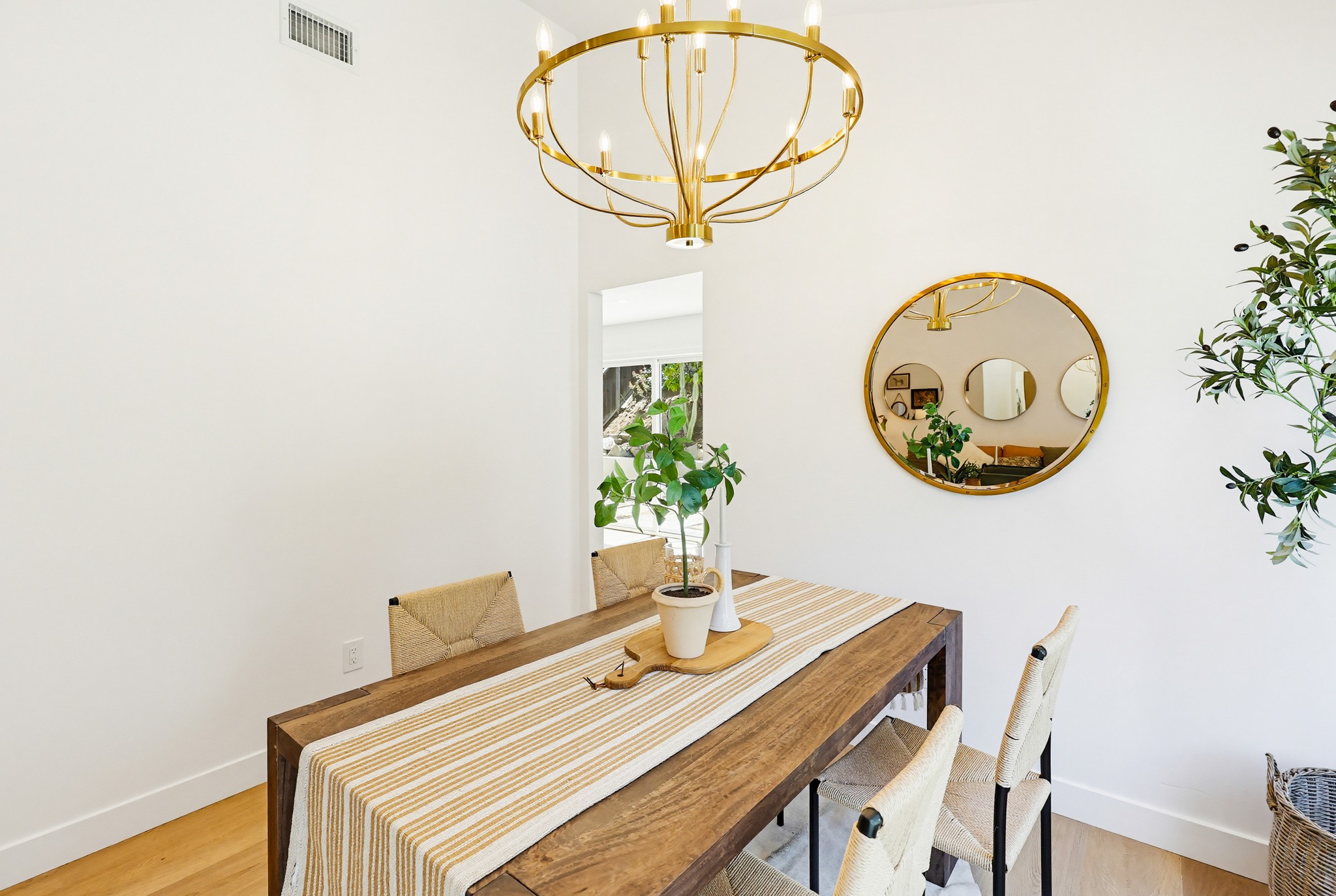 Virtual tour photo 18 of 79 for 725 Santa Florencia