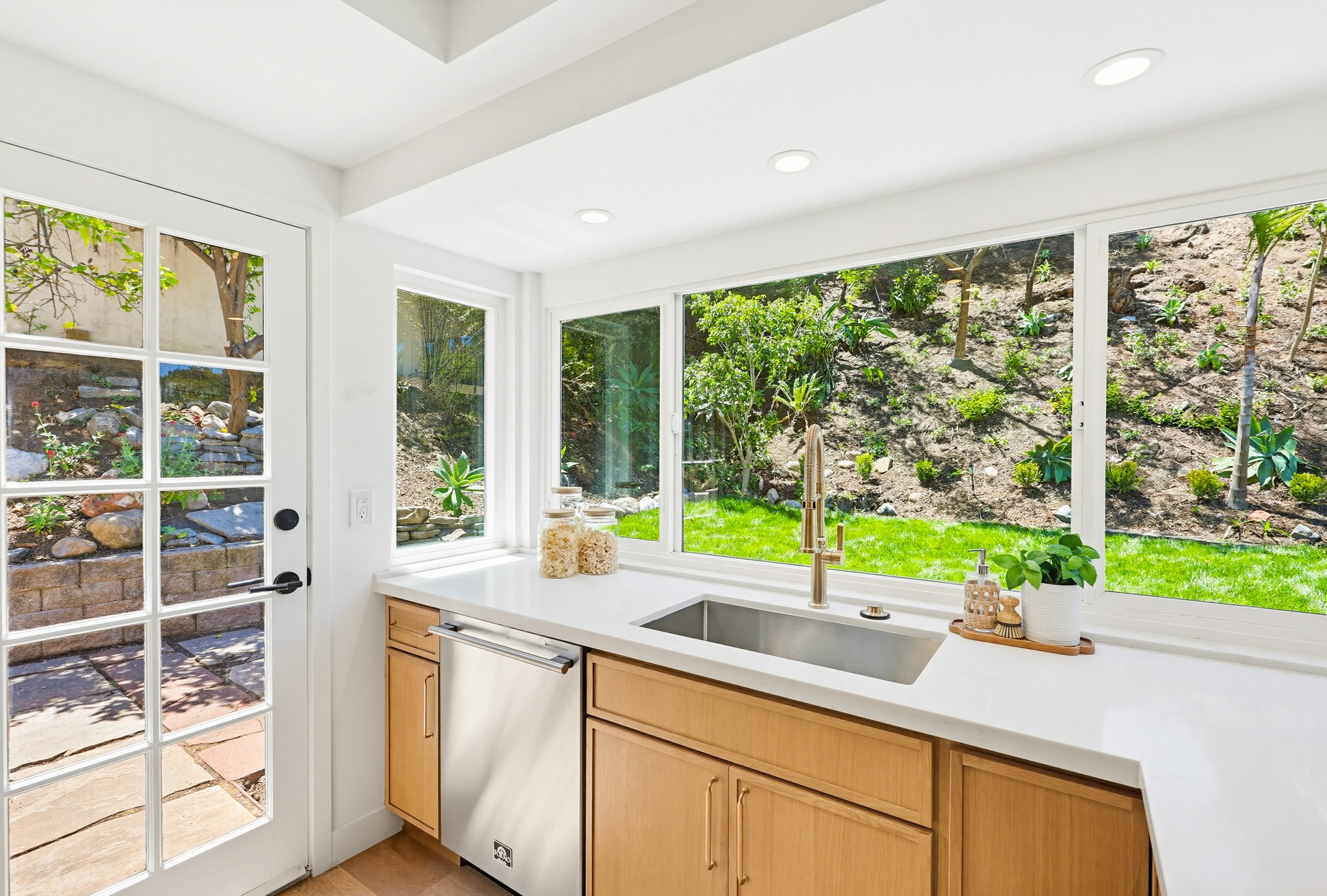 Virtual tour photo 31 of 79 for 725 Santa Florencia