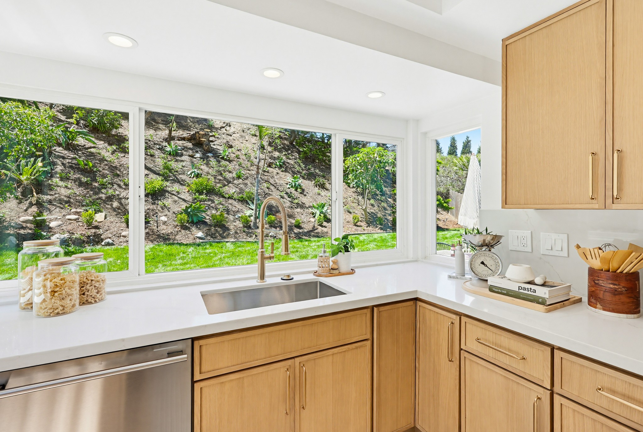 Virtual tour photo 32 of 79 for 725 Santa Florencia