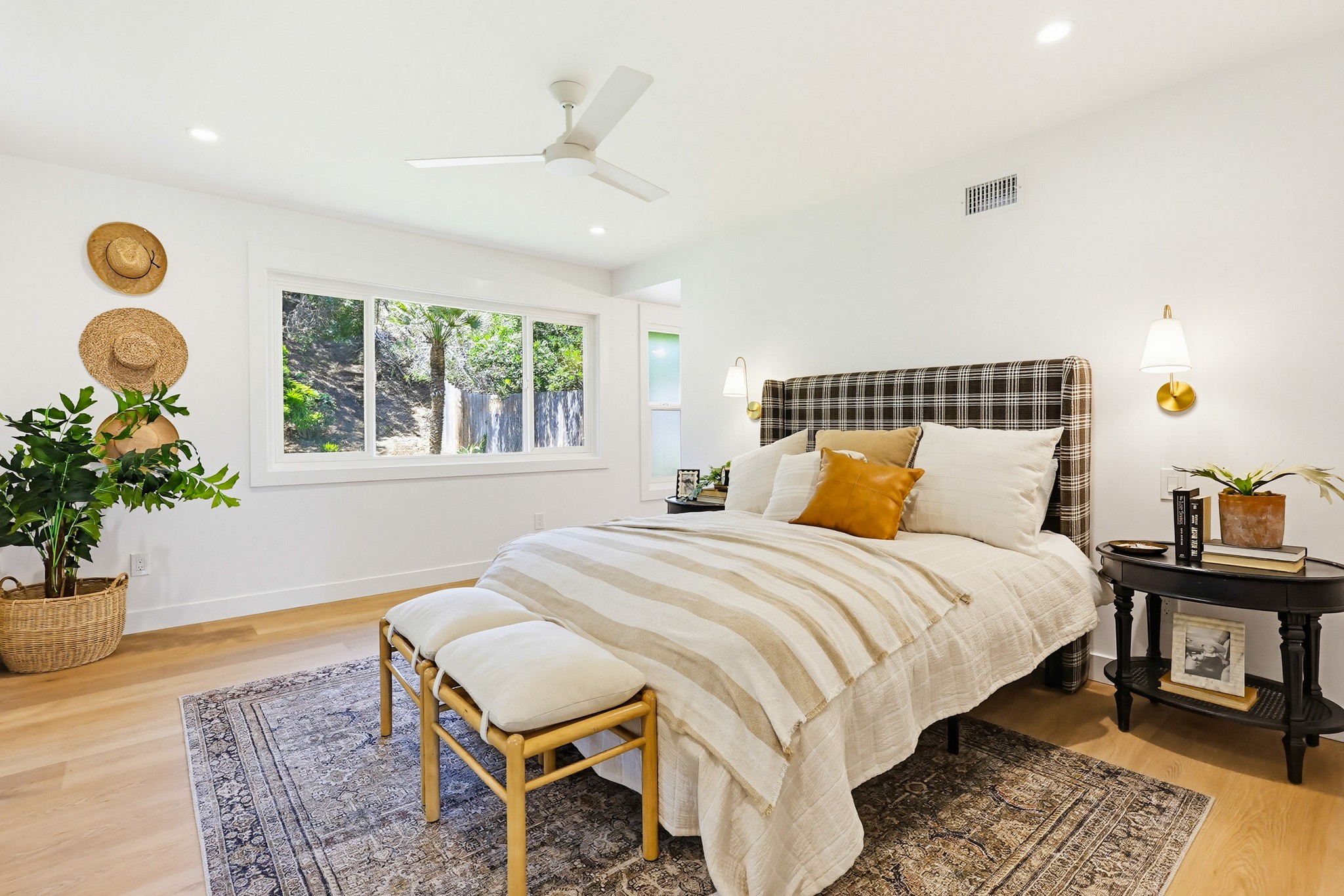 Virtual tour photo 39 of 79 for 725 Santa Florencia