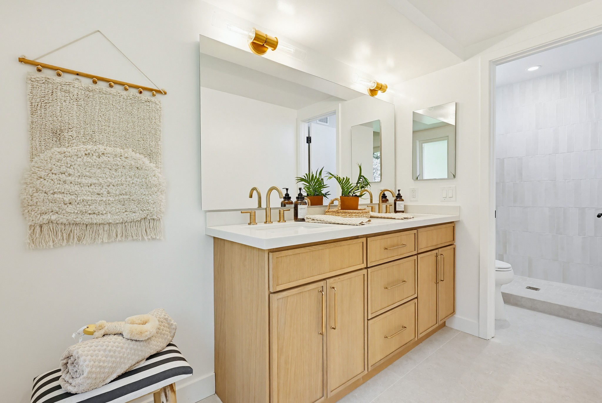 Virtual tour photo 43 of 79 for 725 Santa Florencia