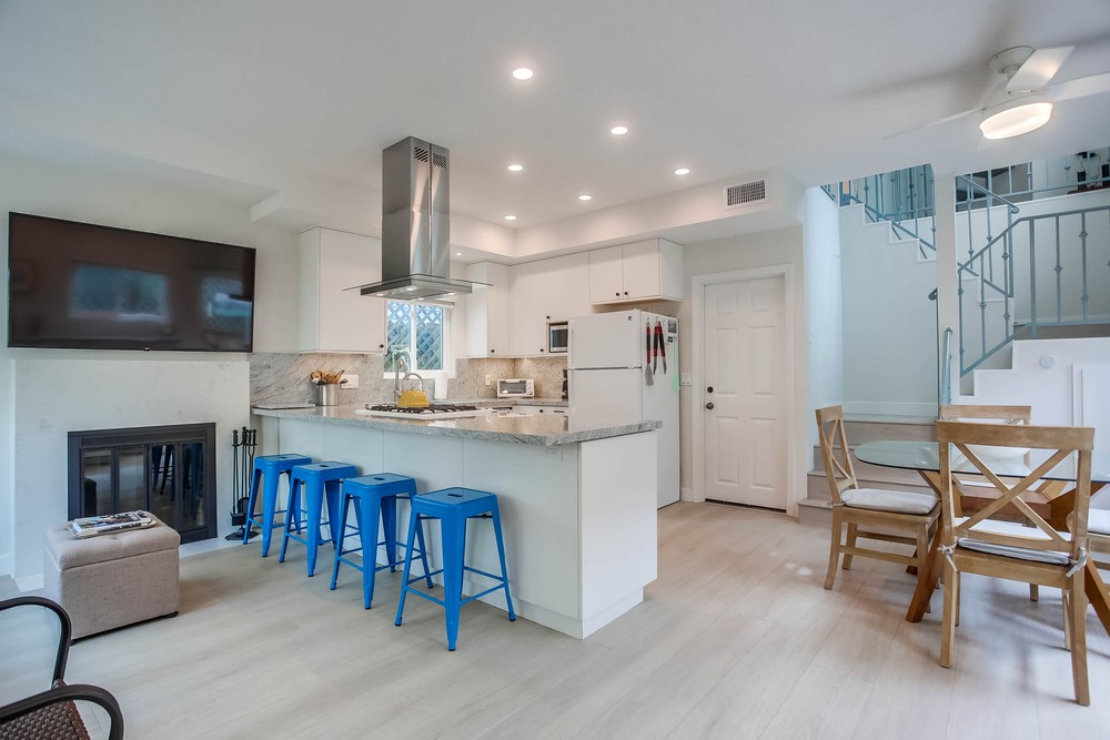 Virtual tour photo 9 of 49 for 725 York Ct