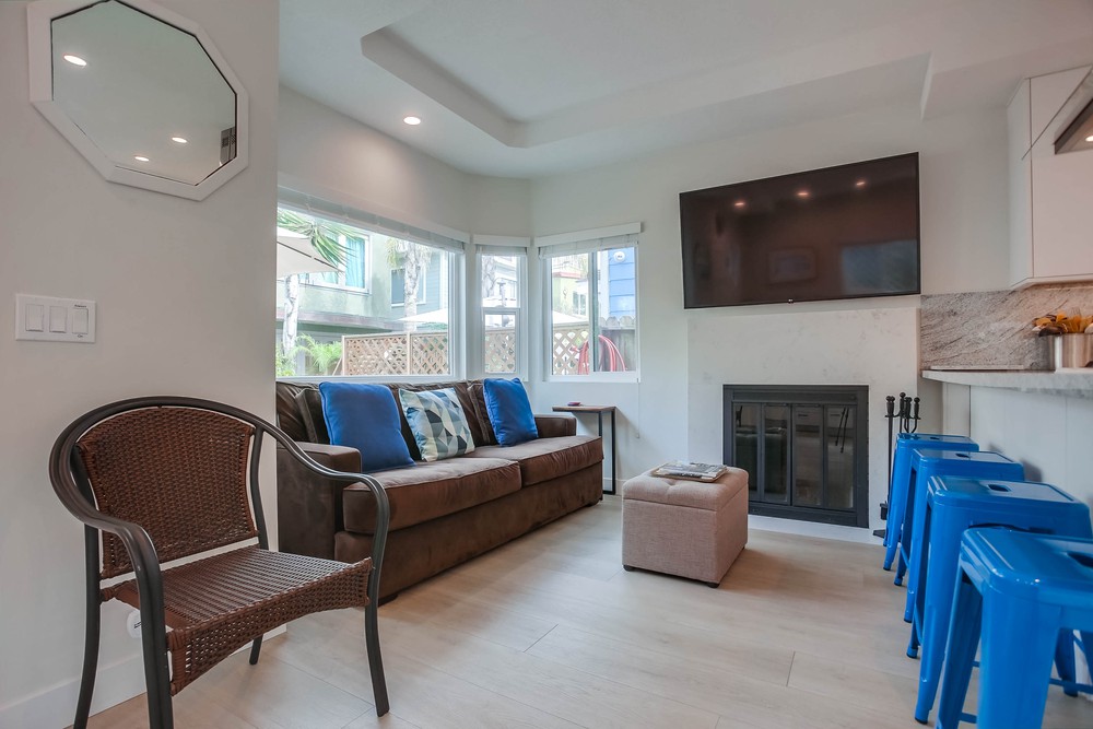 Virtual tour photo 10 of 49 for 725 York Ct