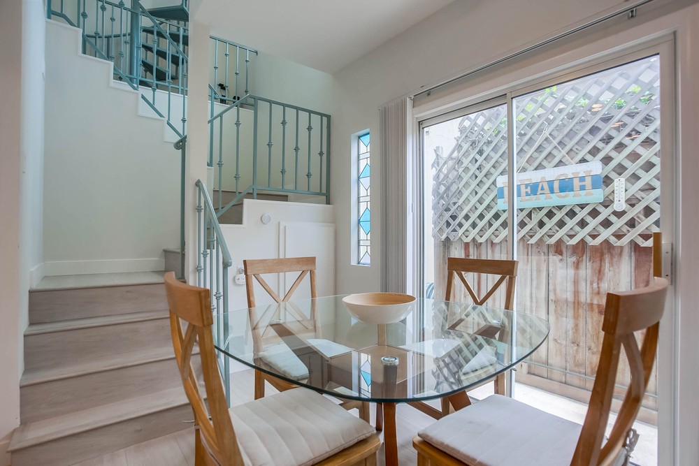 Virtual tour photo 13 of 49 for 725 York Ct