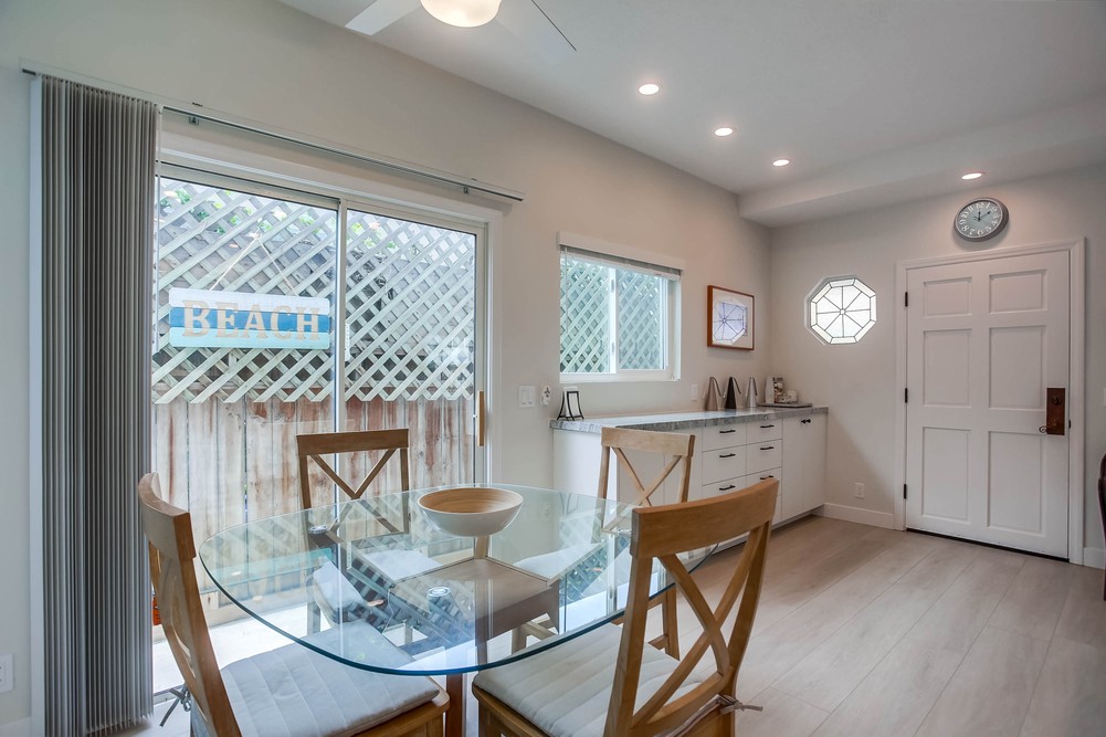 Virtual tour photo 14 of 49 for 725 York Ct