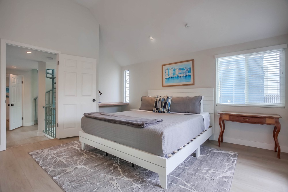 Virtual tour photo 26 of 49 for 725 York Ct