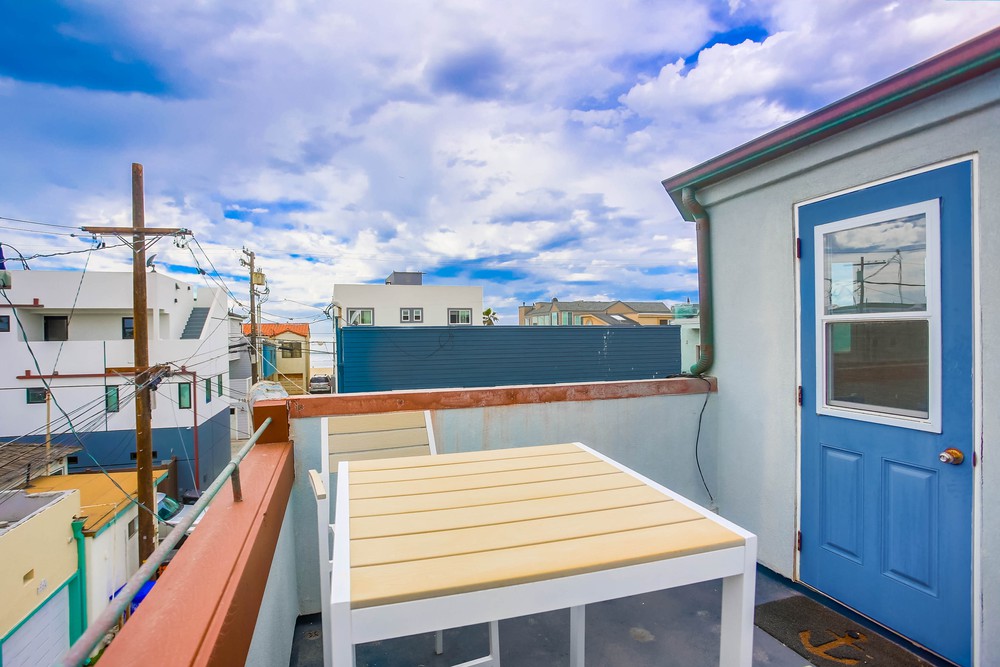 Virtual tour photo 42 of 49 for 725 York Ct