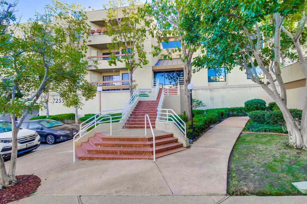 Virtual tour photo 1 of 44 for 7255 Navajo Rd