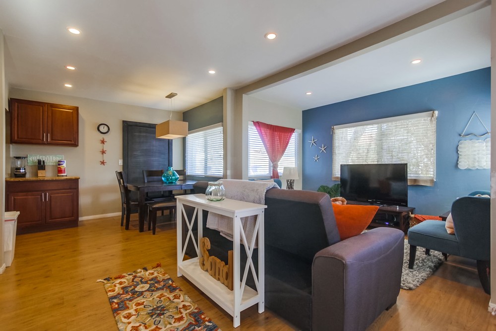 Virtual tour photo 10 of 33 for 726 Kingston Ct
