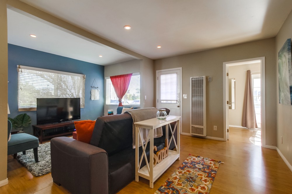 Virtual tour photo 12 of 33 for 726 Kingston Ct